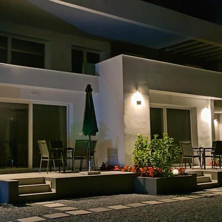 Aquarama Suites Nea Iraklitsa Zewnętrze zdjęcie